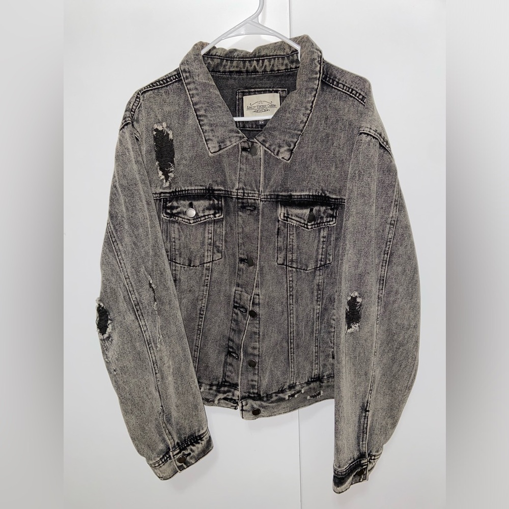 Women’s/Unisex weathered jean jacket - Size: 3XL